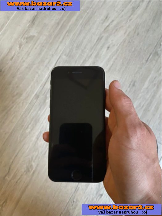 iPhone SE 64GB, Black, Záruka, Ochraná Folie, Kryty