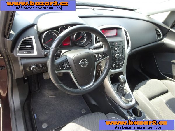 Opel Astra 1.7 CDTI Combi r.v.2013 servisní knížka tk:7/2026