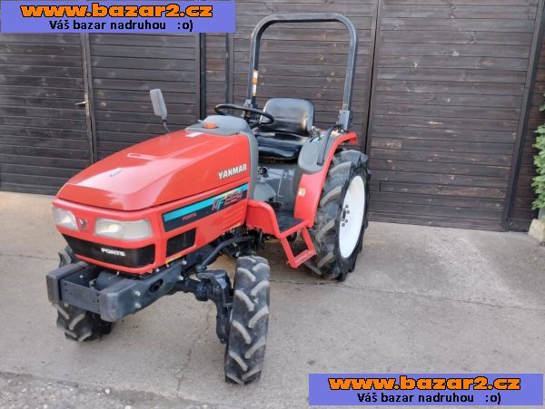 Traktor Yanmar YN422F + příslušenství